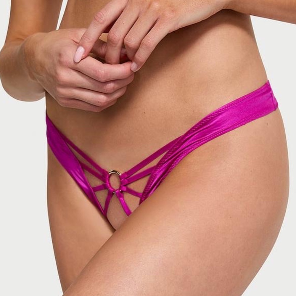 Victoria's Secret Very Sexy Strappy Hardware Crotchless Thong Panty Pink M NEW